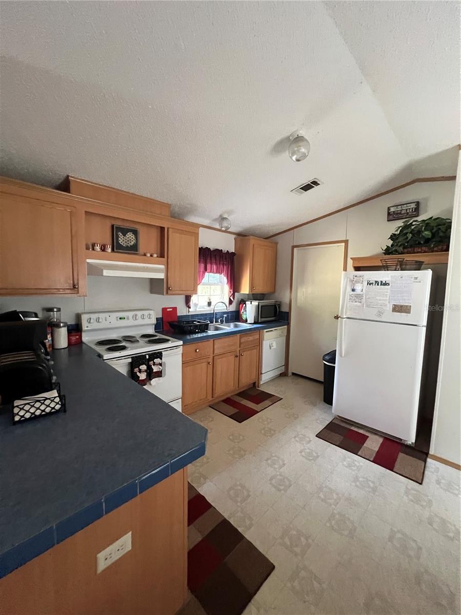 Image 14 of 33 For 589 Cumorah Hill Street