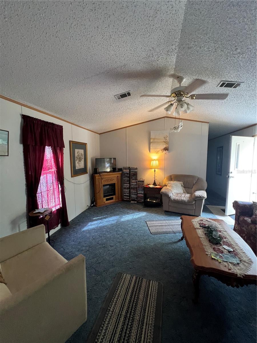 Image 19 of 33 For 589 Cumorah Hill Street