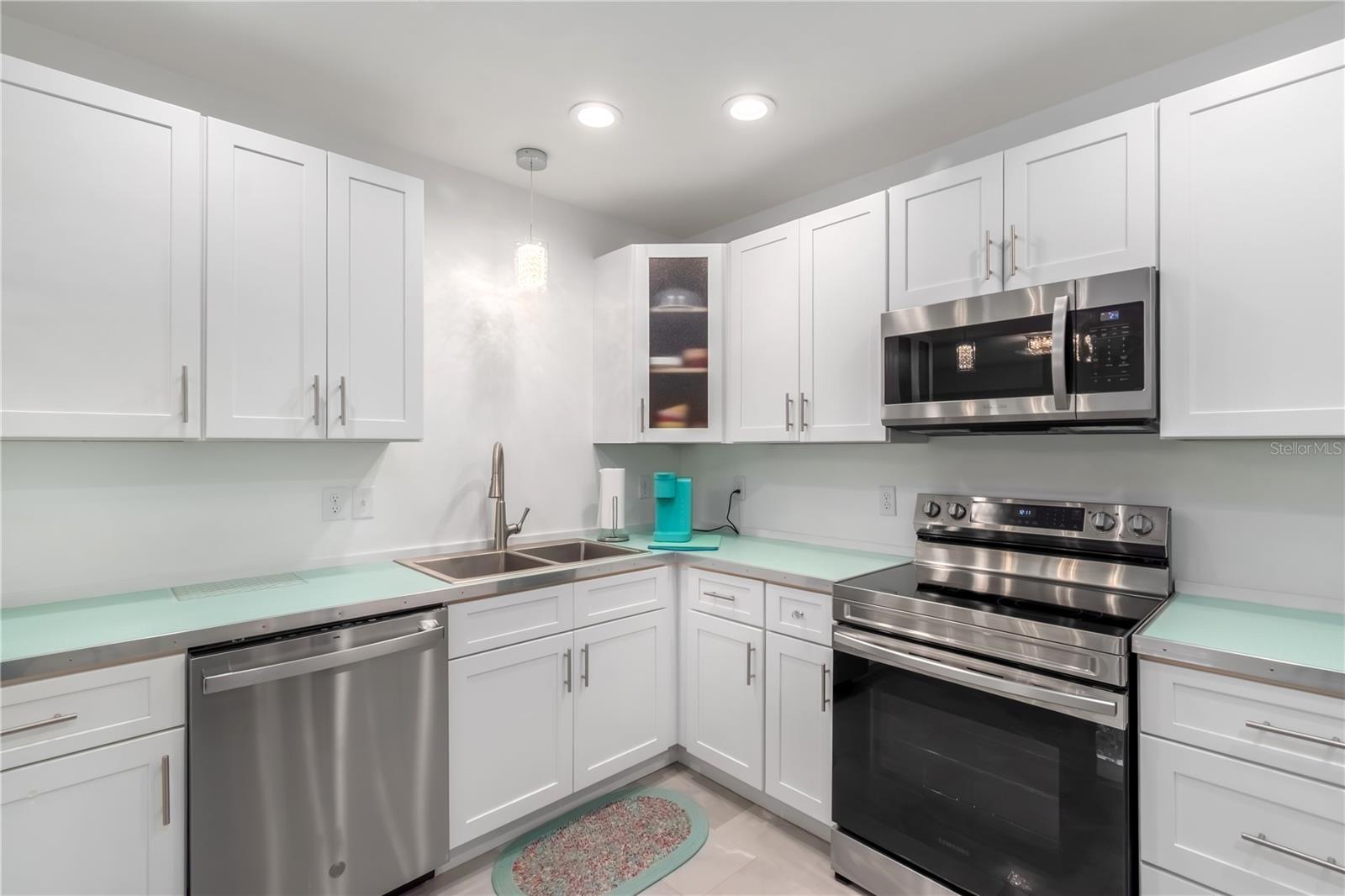 Image 15 of 52 For 1415 4th Avenue