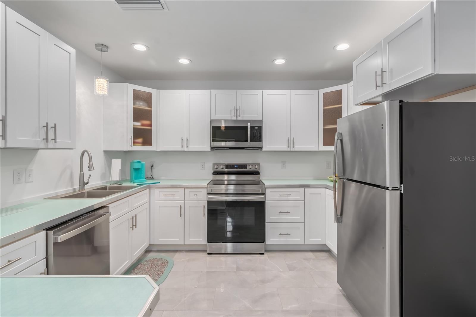 Image 16 of 52 For 1415 4th Avenue