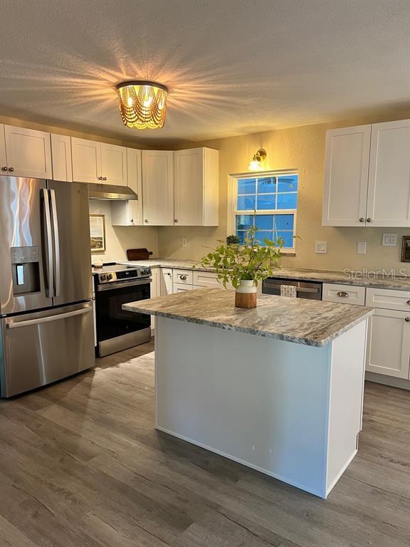 Image 2 of 28 For 1858 Lake Weir Avenue