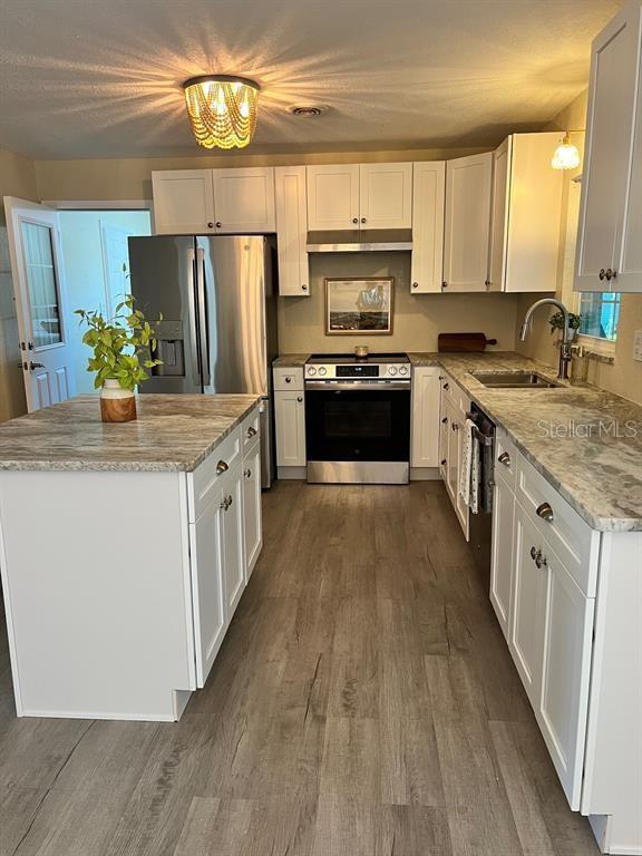 Image 3 of 28 For 1858 Lake Weir Avenue