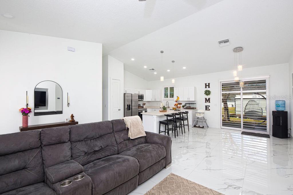 Image 10 of 40 For 3573 18th Avenue