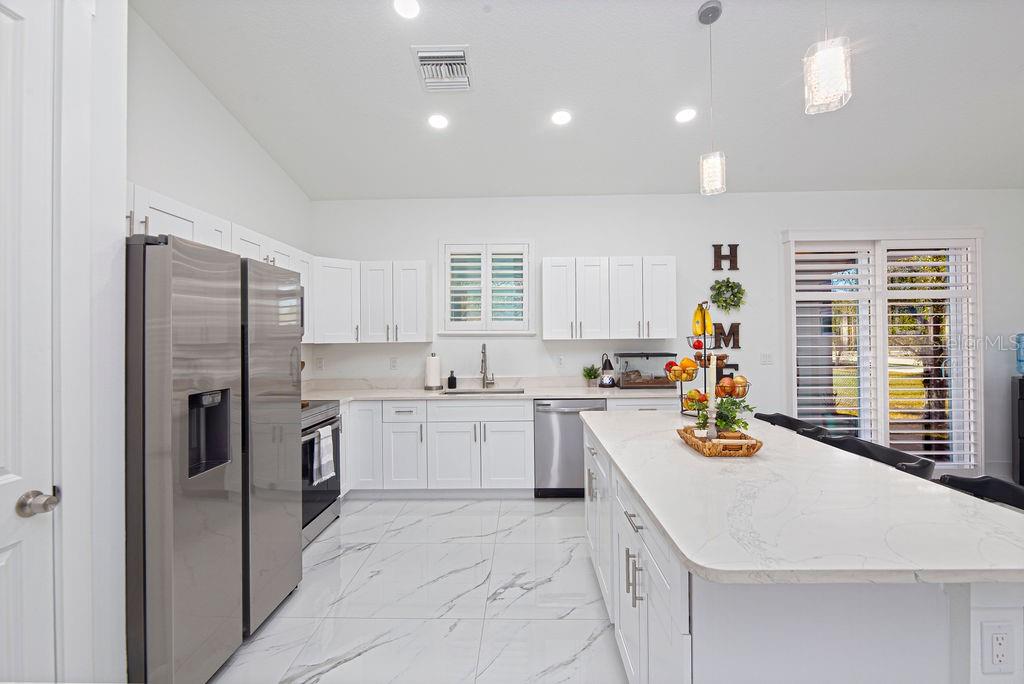 Image 17 of 40 For 3573 18th Avenue