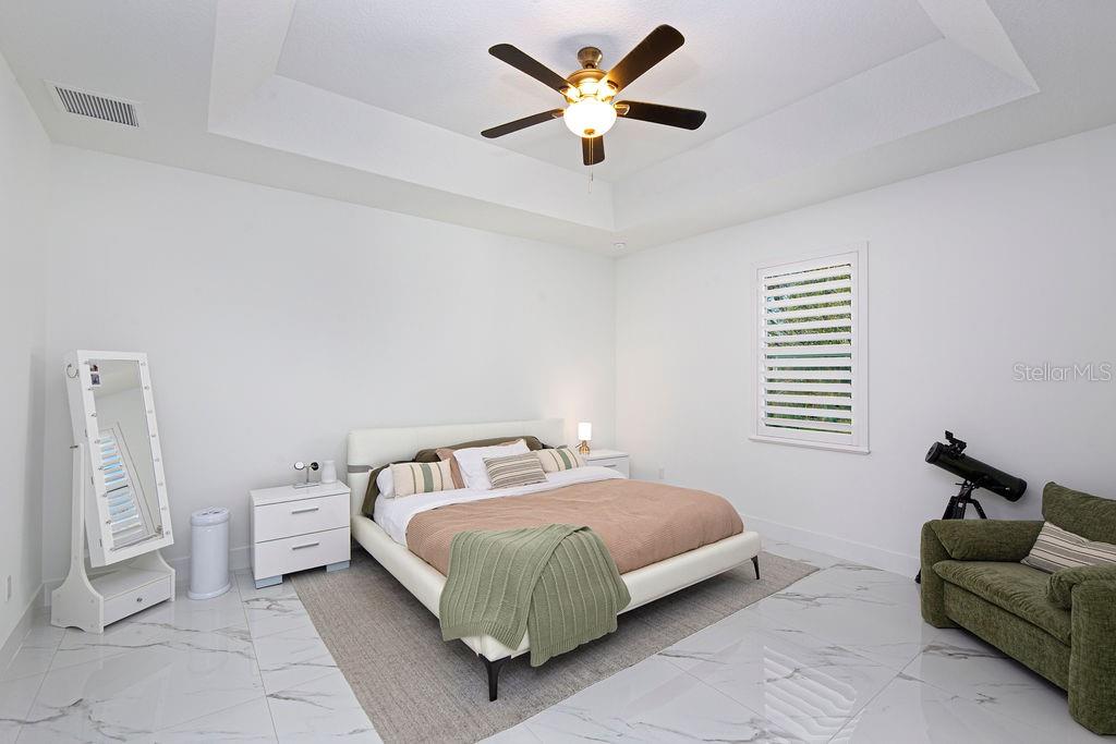 Image 19 of 40 For 3573 18th Avenue