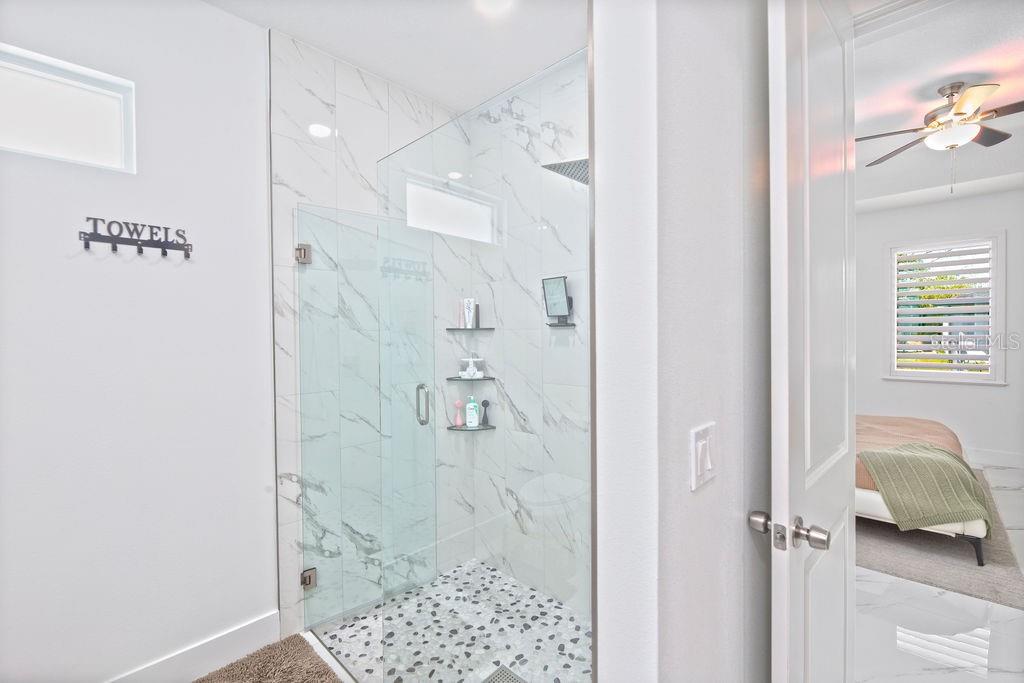 Image 23 of 40 For 3573 18th Avenue