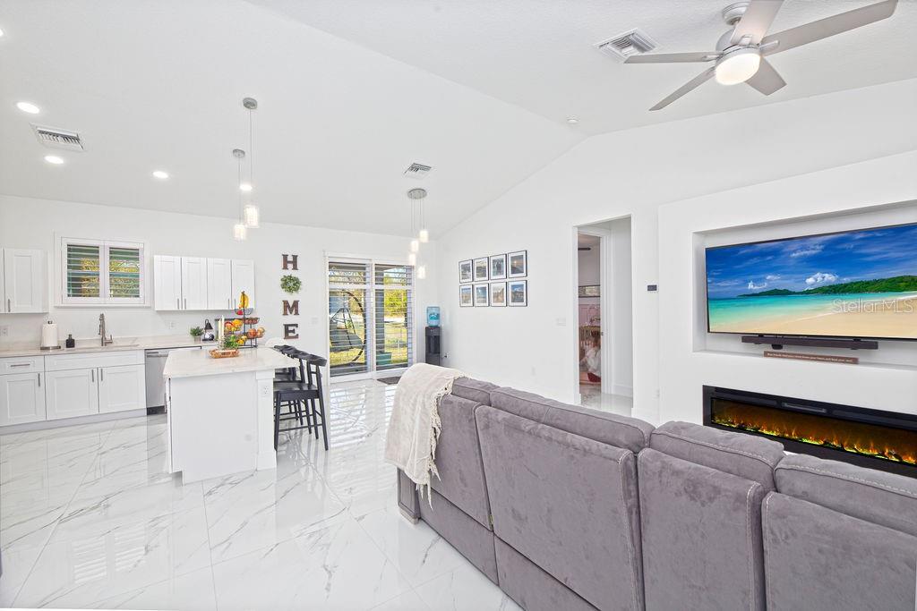 Image 9 of 40 For 3573 18th Avenue