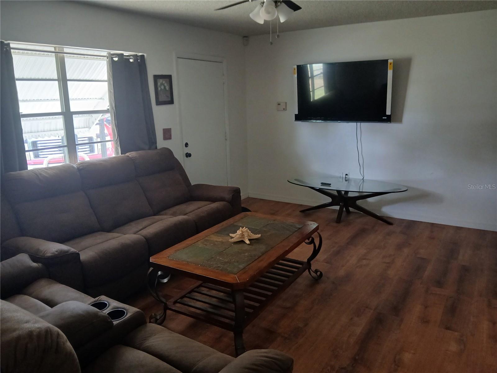 Image 4 of 12 For 1102 6th St.