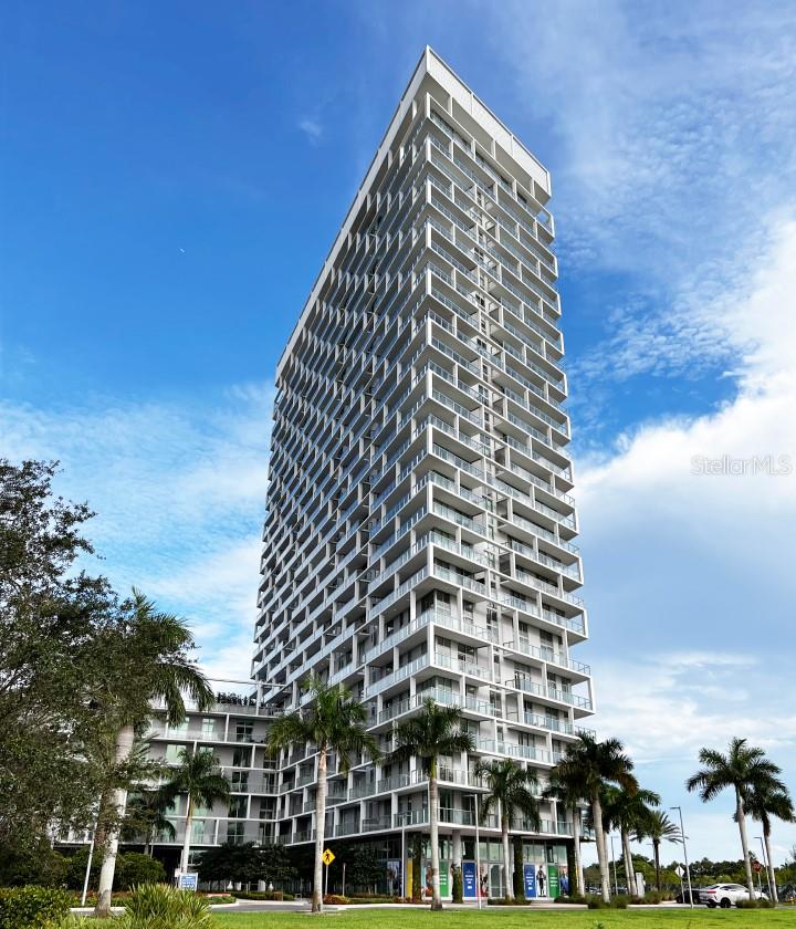 Image 1 of 27 For 2000 Metropica Way 1708