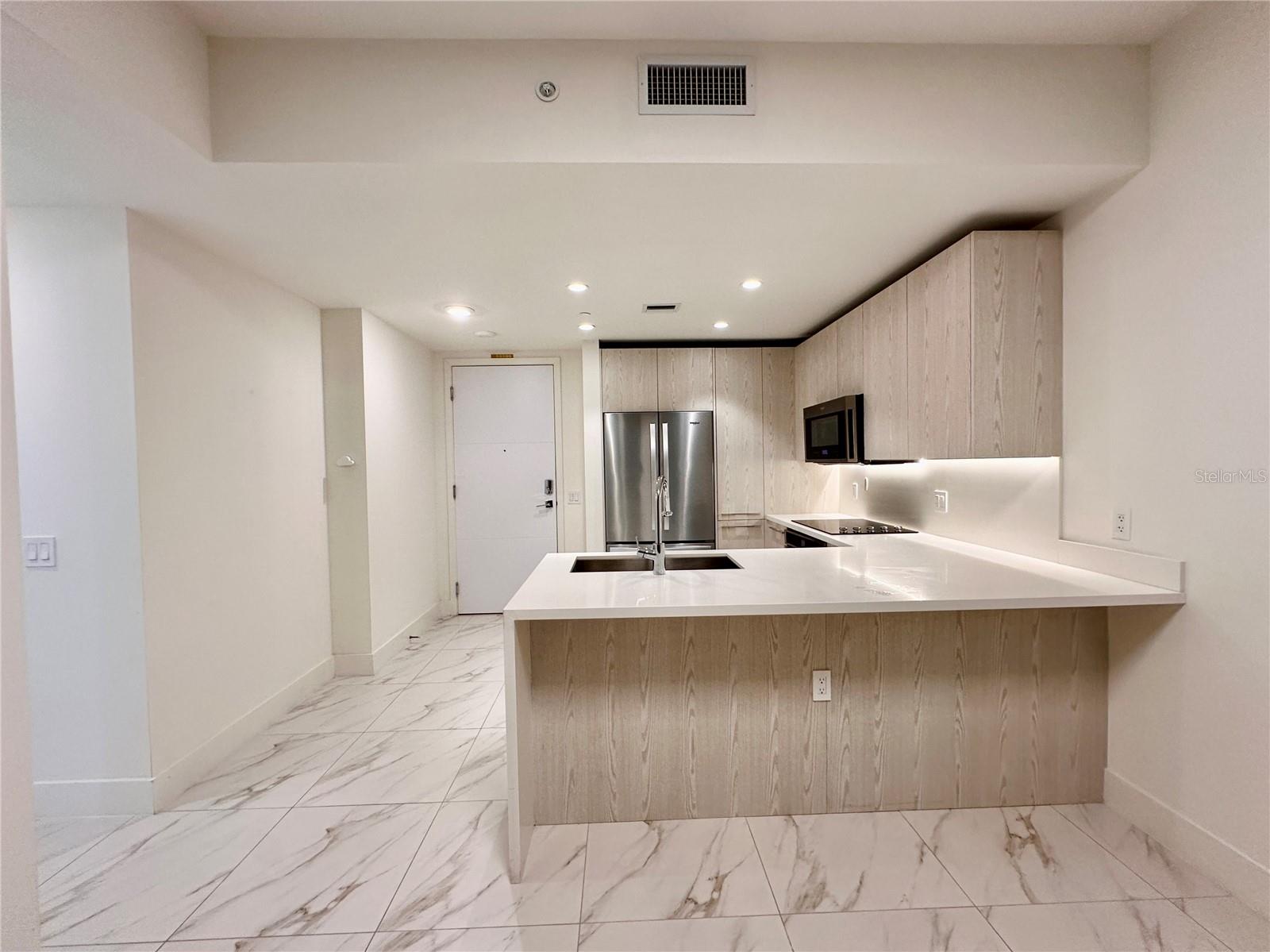 Image 3 of 26 For 2000 Metropica Way 1708