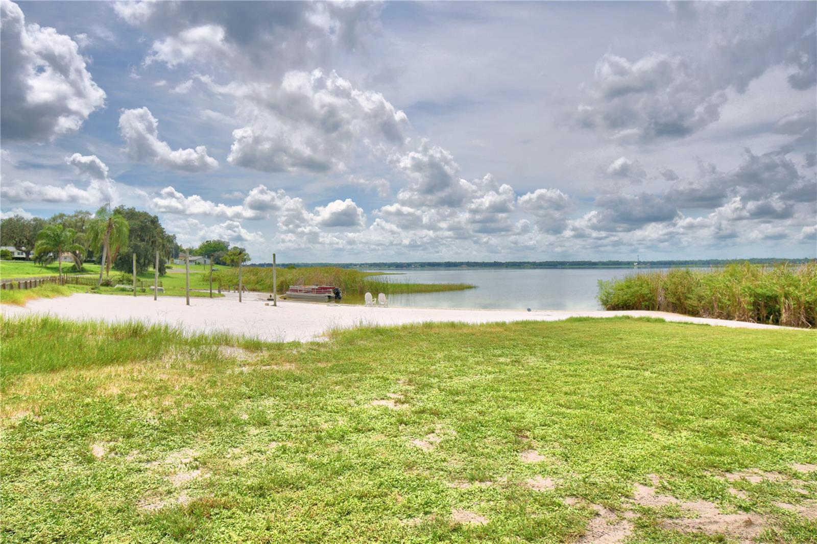 Image 21 of 48 For 301 Clinch Lake Boulevard