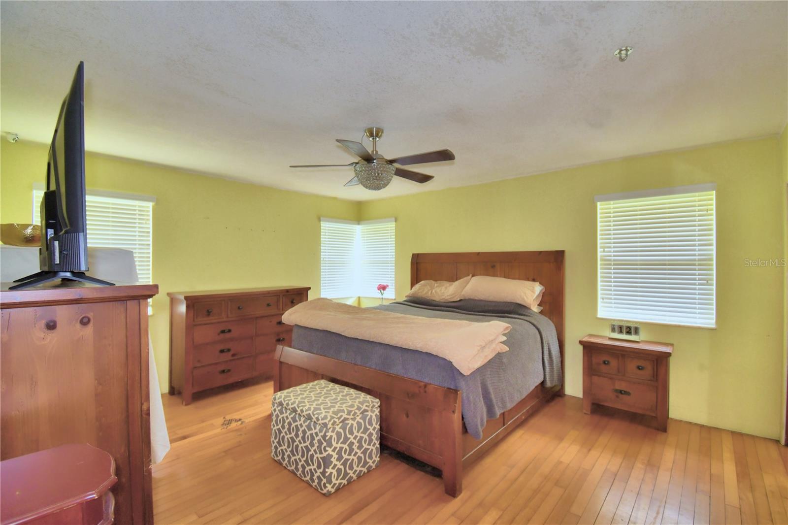 Image 34 of 48 For 301 Clinch Lake Boulevard