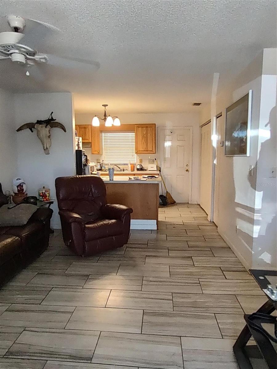 Image 4 of 12 For 1402 Thousand Roses Dr. W.  1402