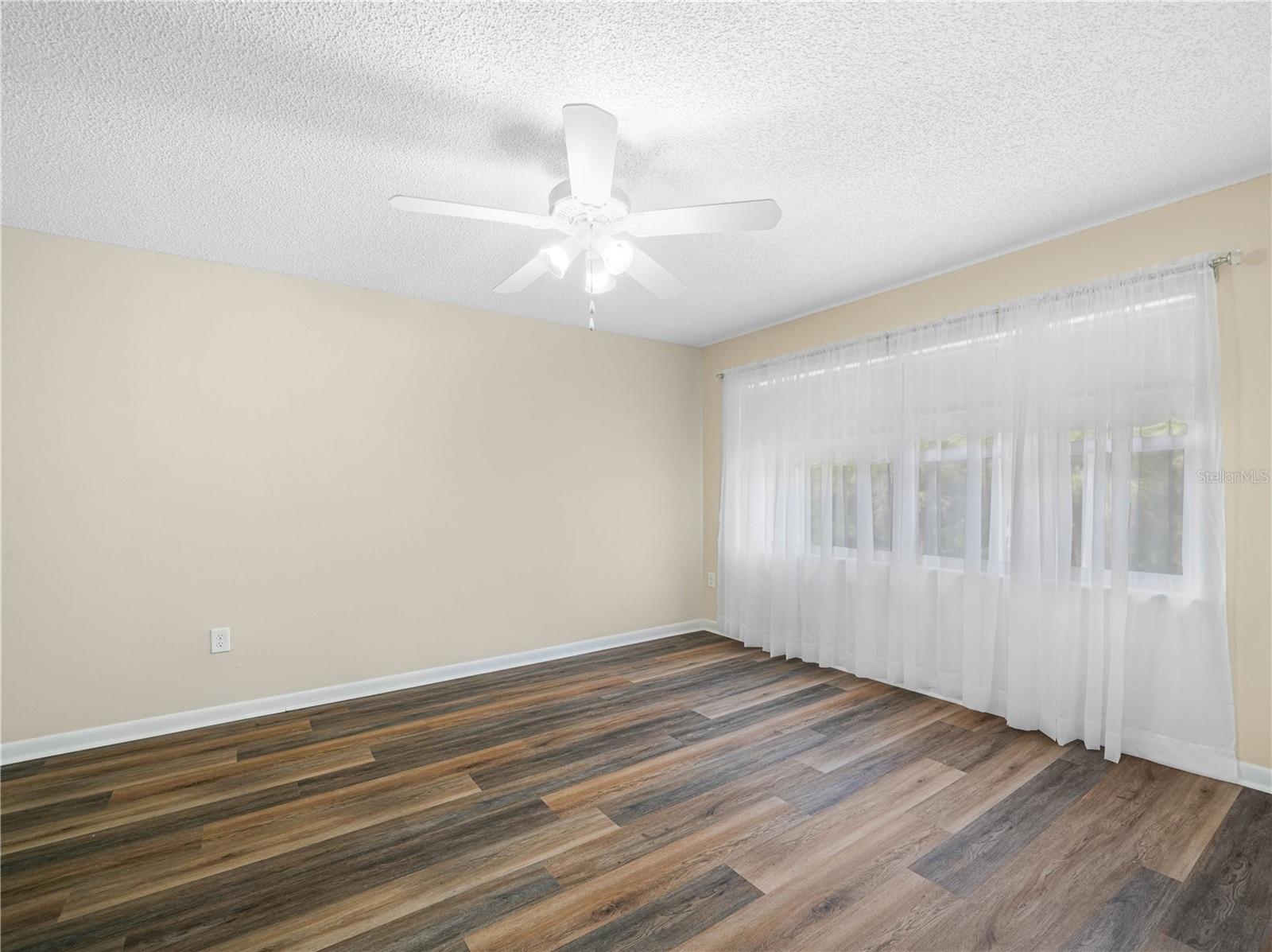 Image 11 of 31 For 2809 Granada Court 5