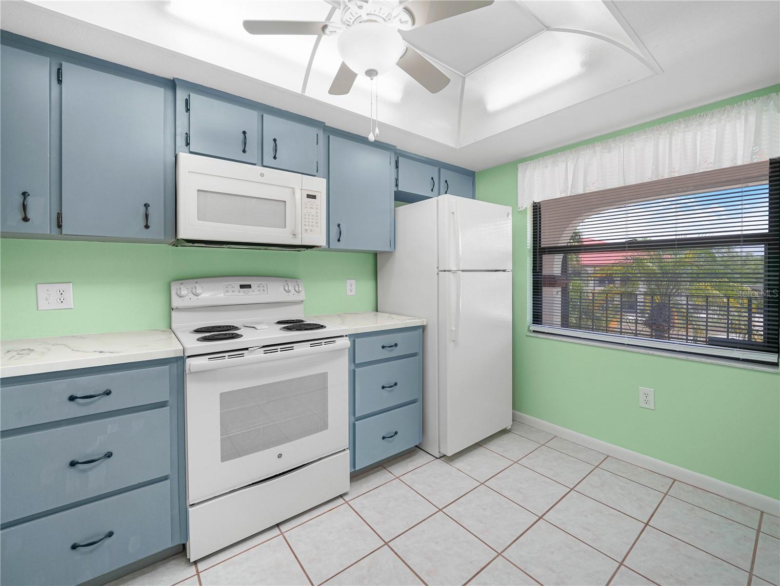 Image 4 of 31 For 2809 Granada Court 5