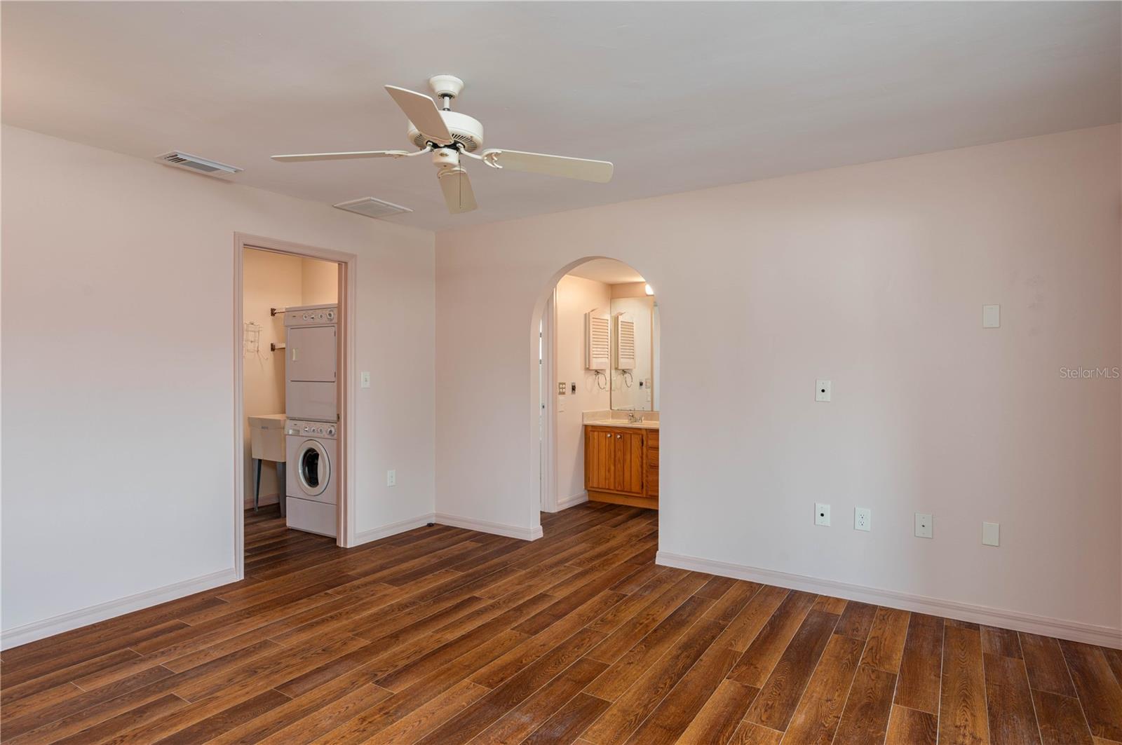 Image 10 of 31 For 6201 Country Club Drive 21