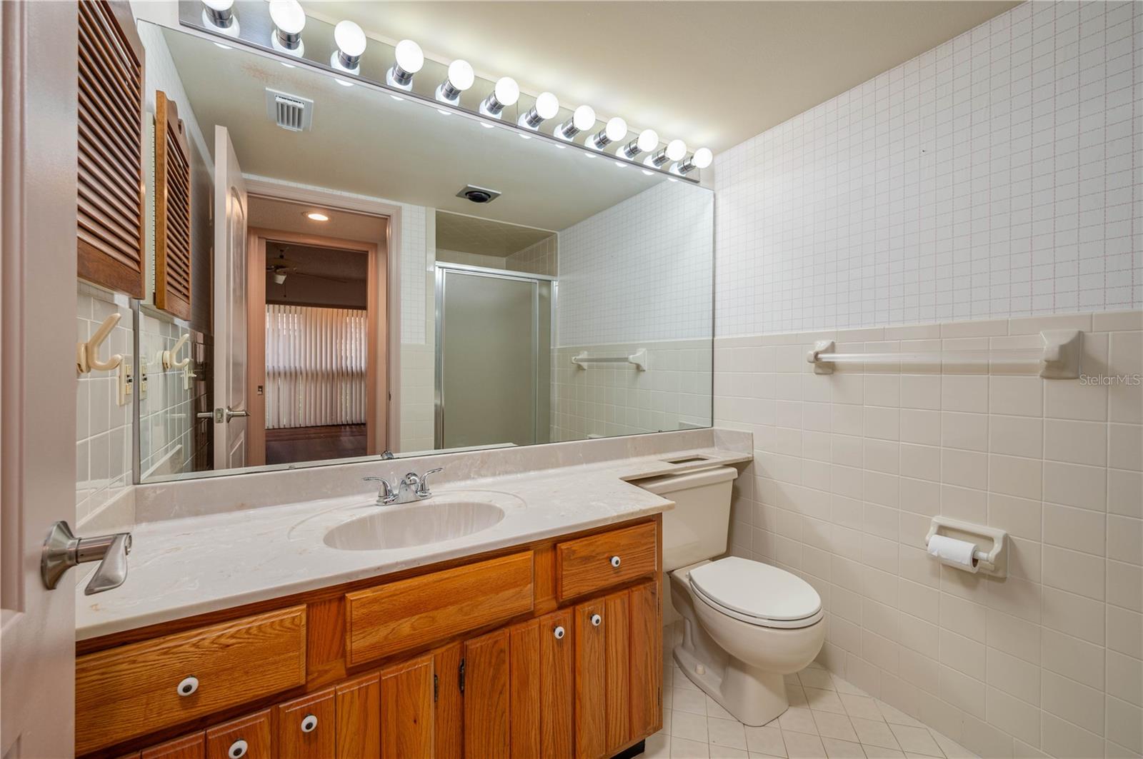 Image 17 of 31 For 6201 Country Club Drive 21