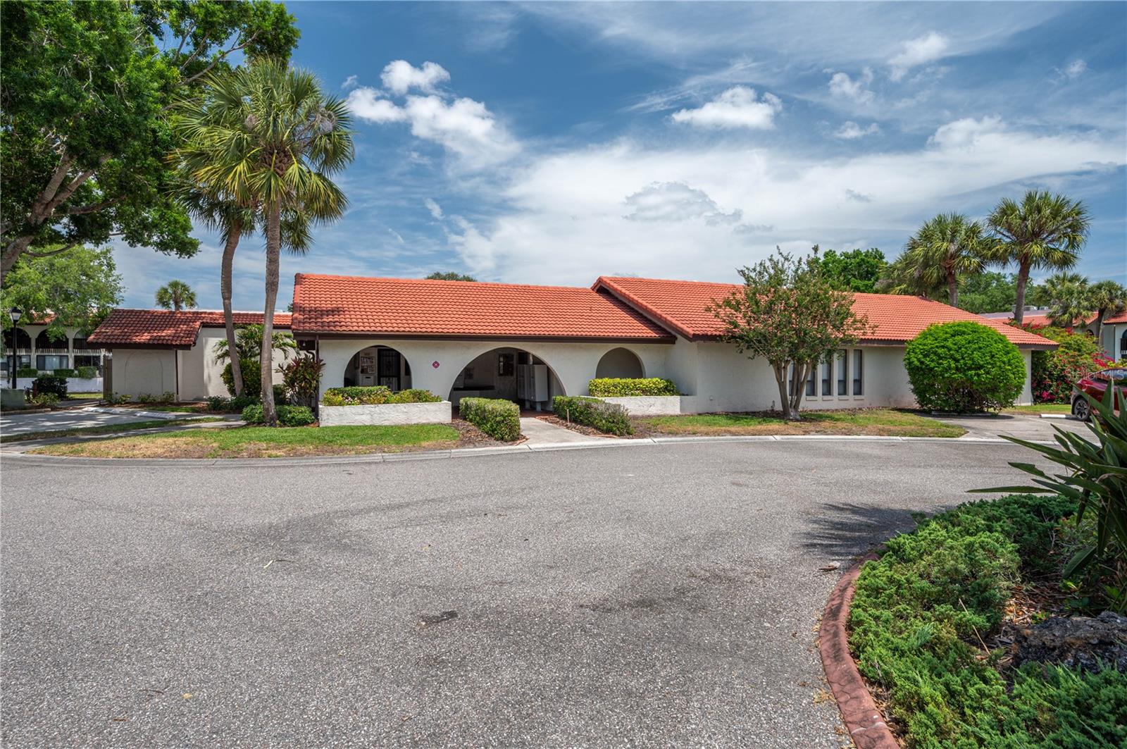Image 25 of 31 For 6201 Country Club Drive 21