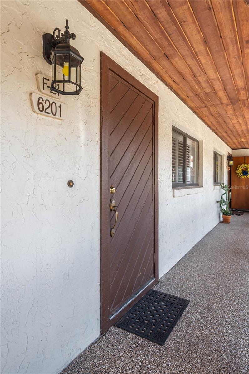 Image 3 of 31 For 6201 Country Club Drive 21