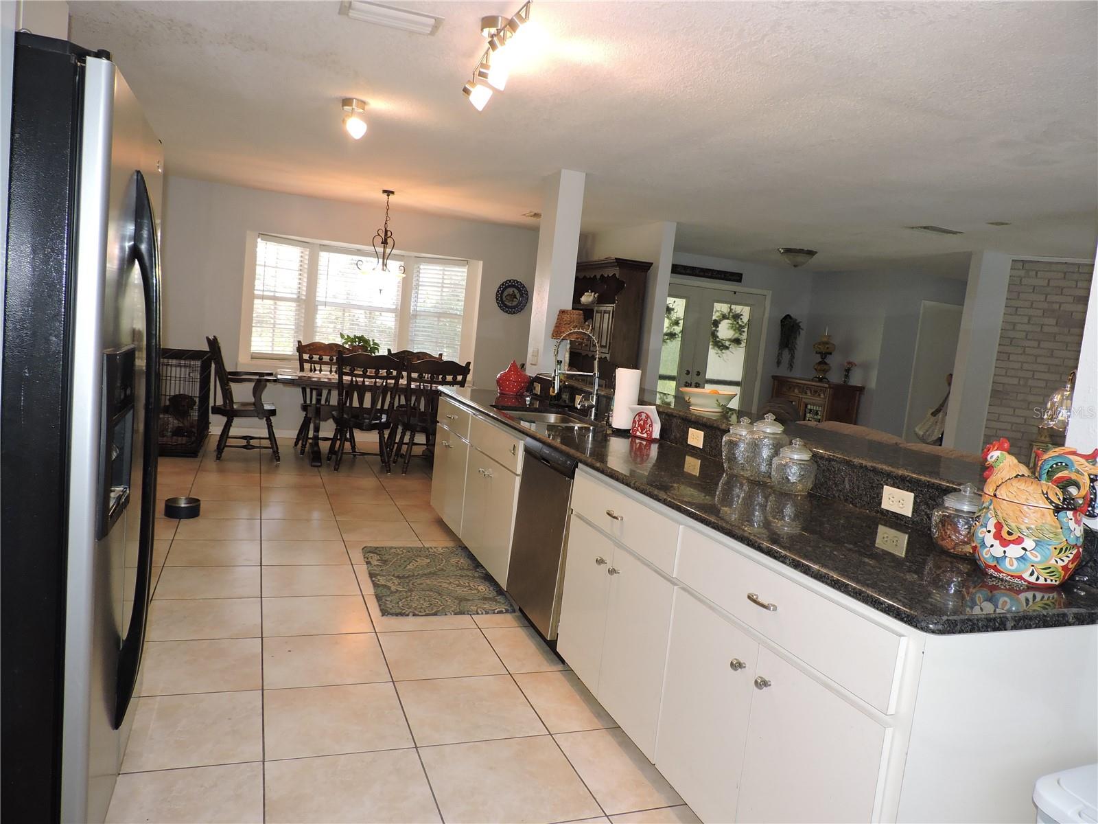 Image 16 of 47 For 882 Redwood Way