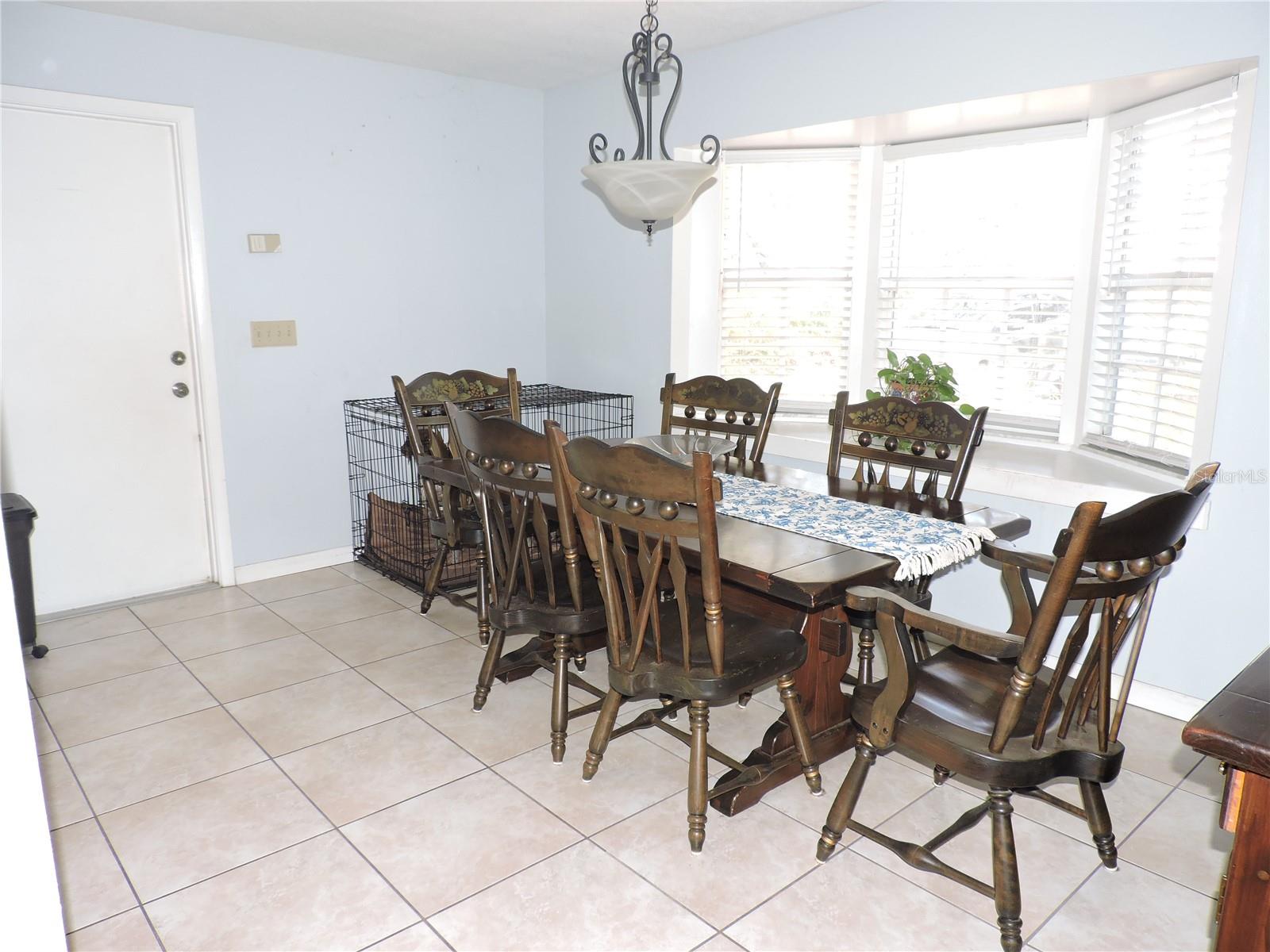 Image 20 of 47 For 882 Redwood Way