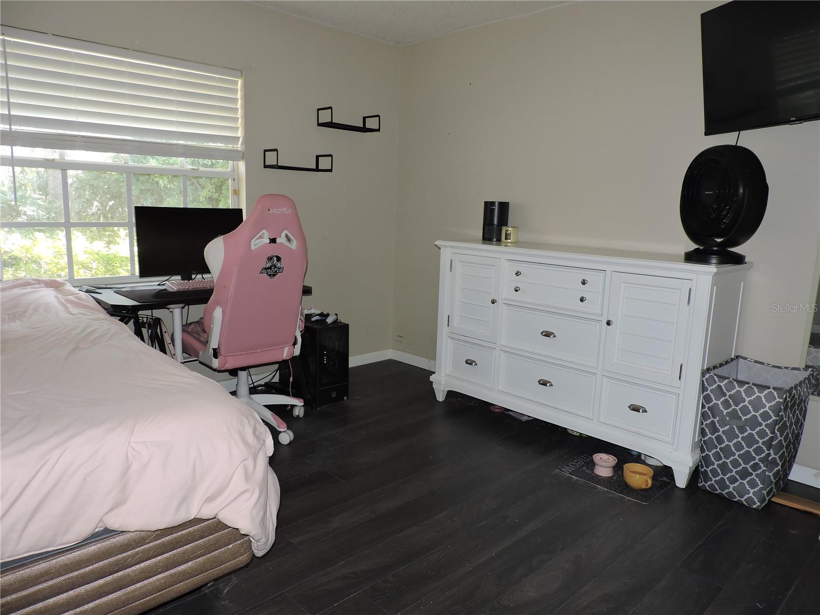 Image 30 of 47 For 882 Redwood Way