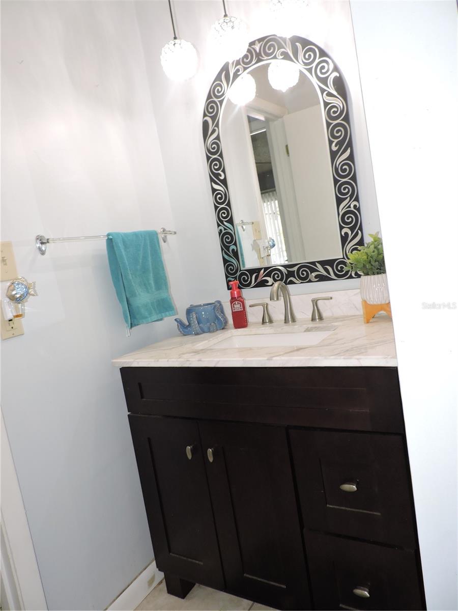 Image 32 of 47 For 882 Redwood Way