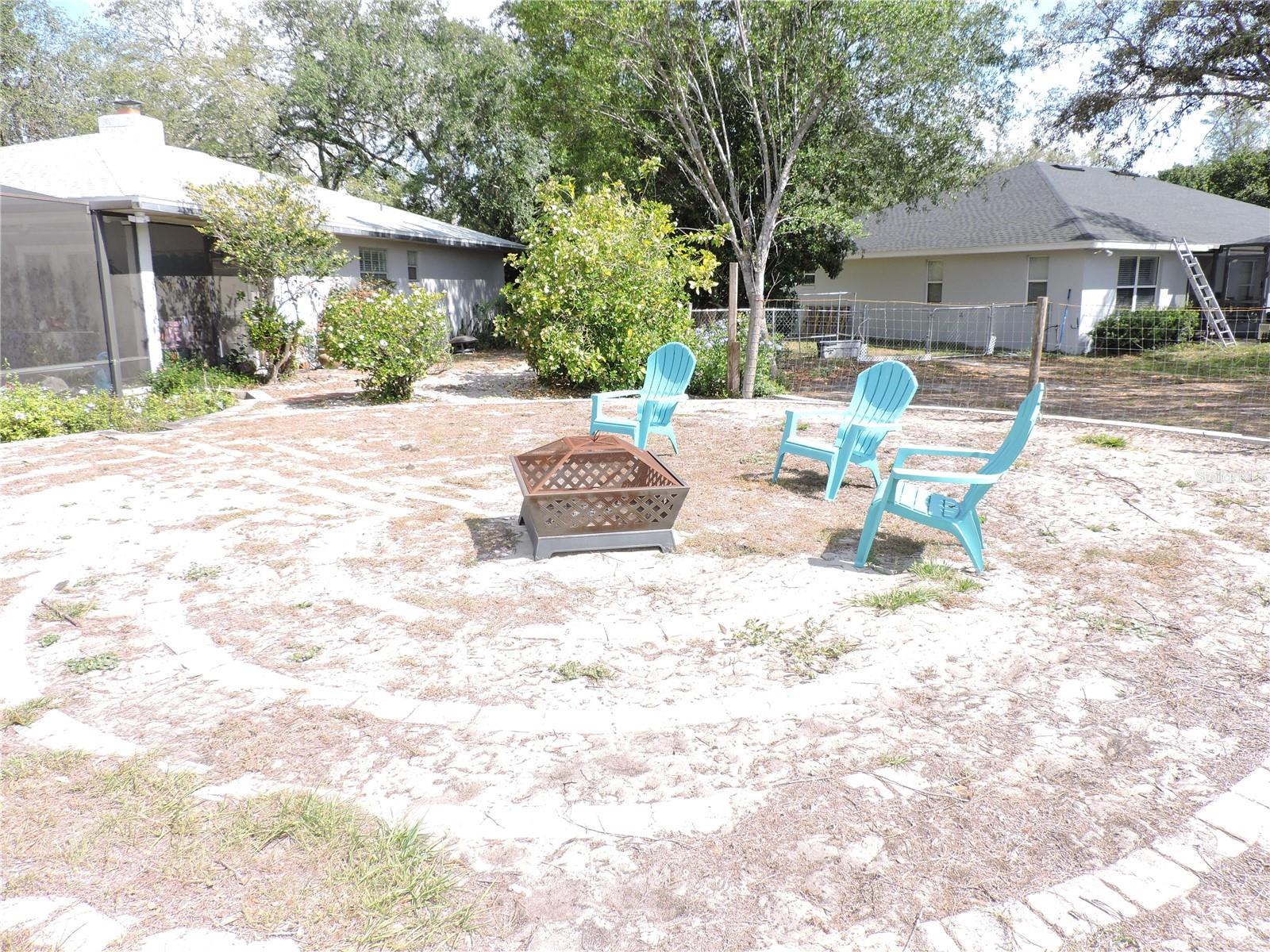 Image 46 of 47 For 882 Redwood Way