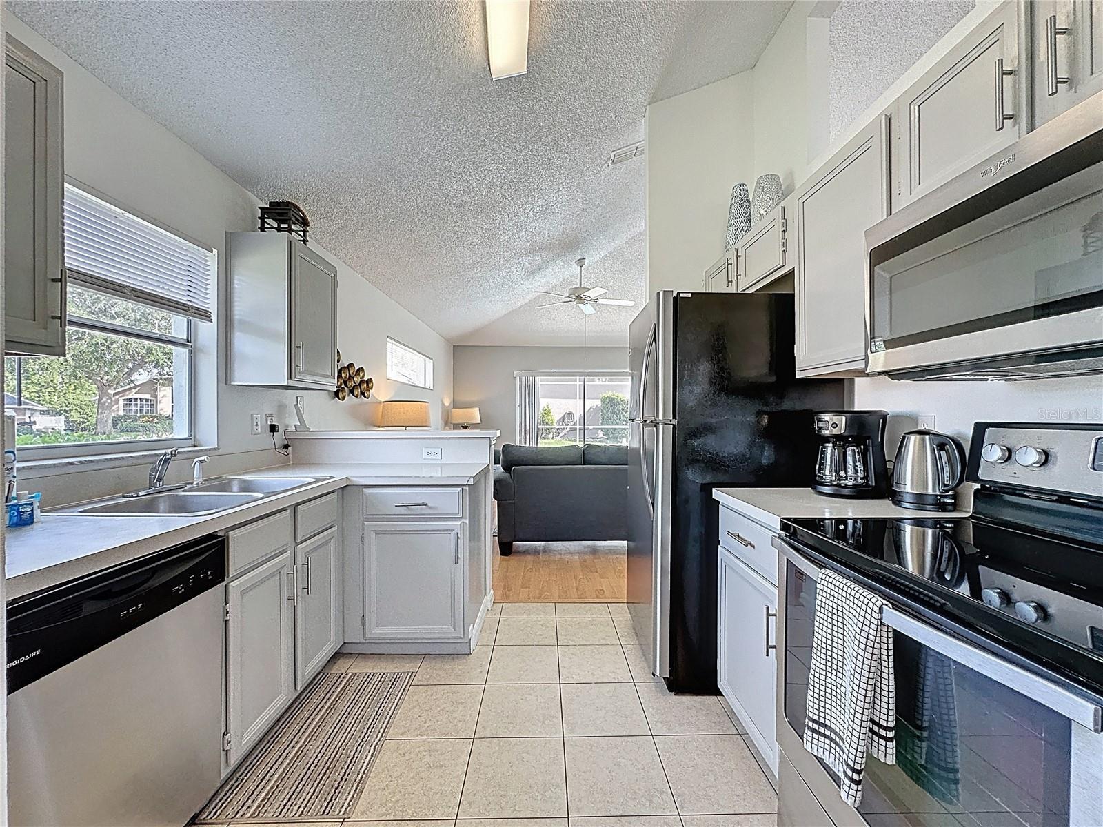 Image 13 of 71 For 2200 Mallory Circle