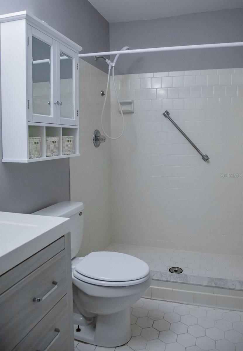 Image 22 of 40 For 130 Johnson Avenue 206