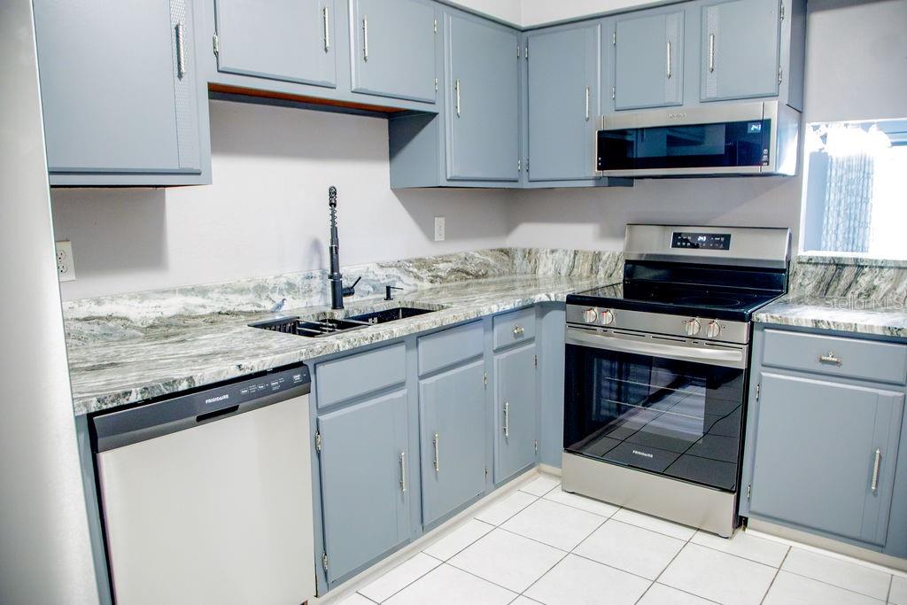 Image 9 of 40 For 130 Johnson Avenue 206