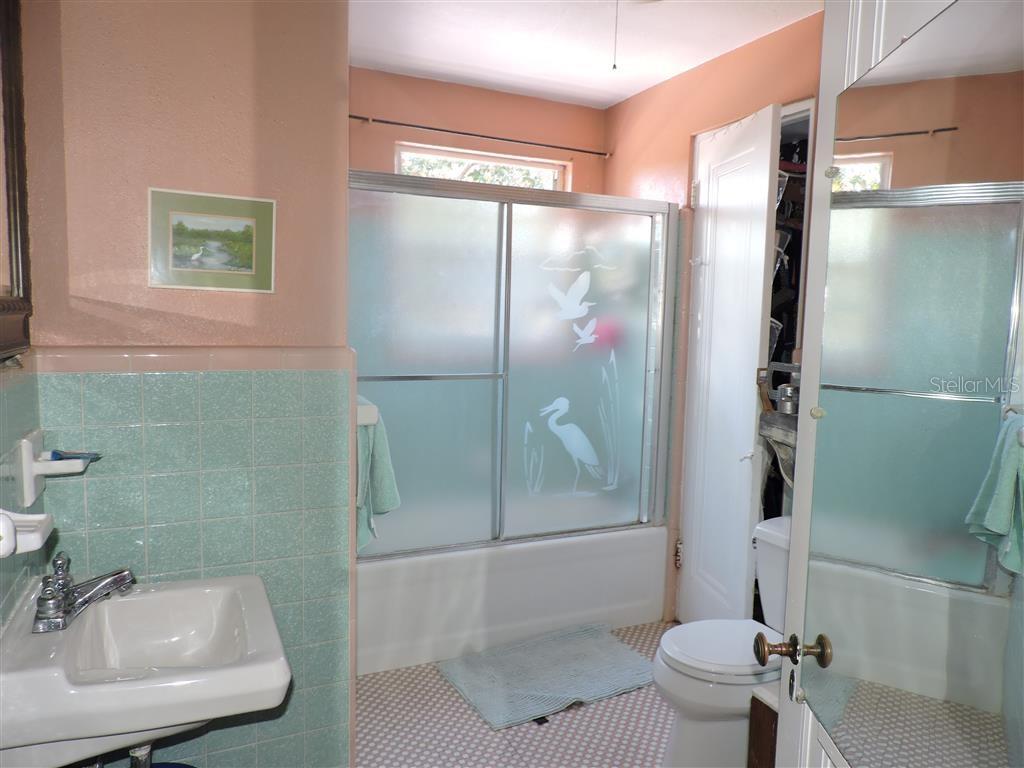 Listing photo id 21 for 7254 Wisteria Lane
