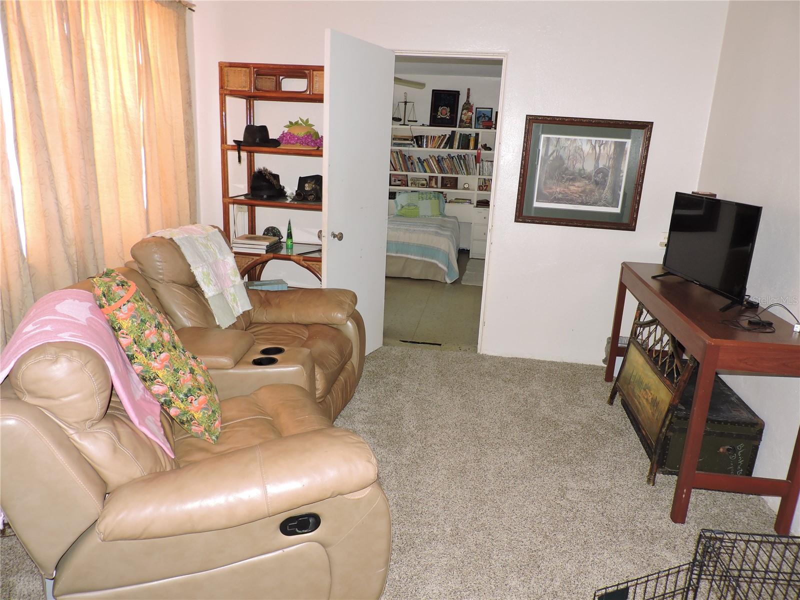 Listing photo id 24 for 7254 Wisteria Lane