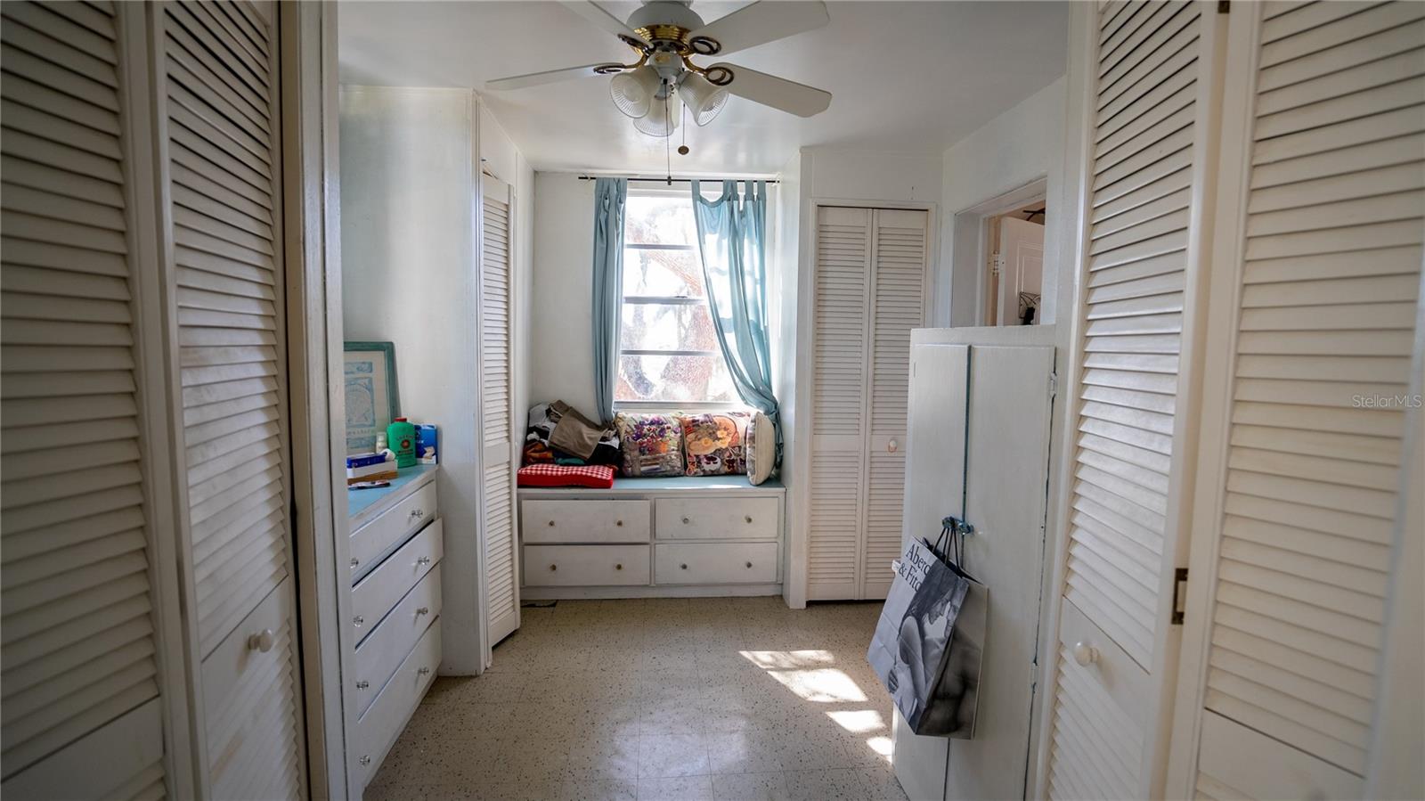 Listing photo id 25 for 7254 Wisteria Lane