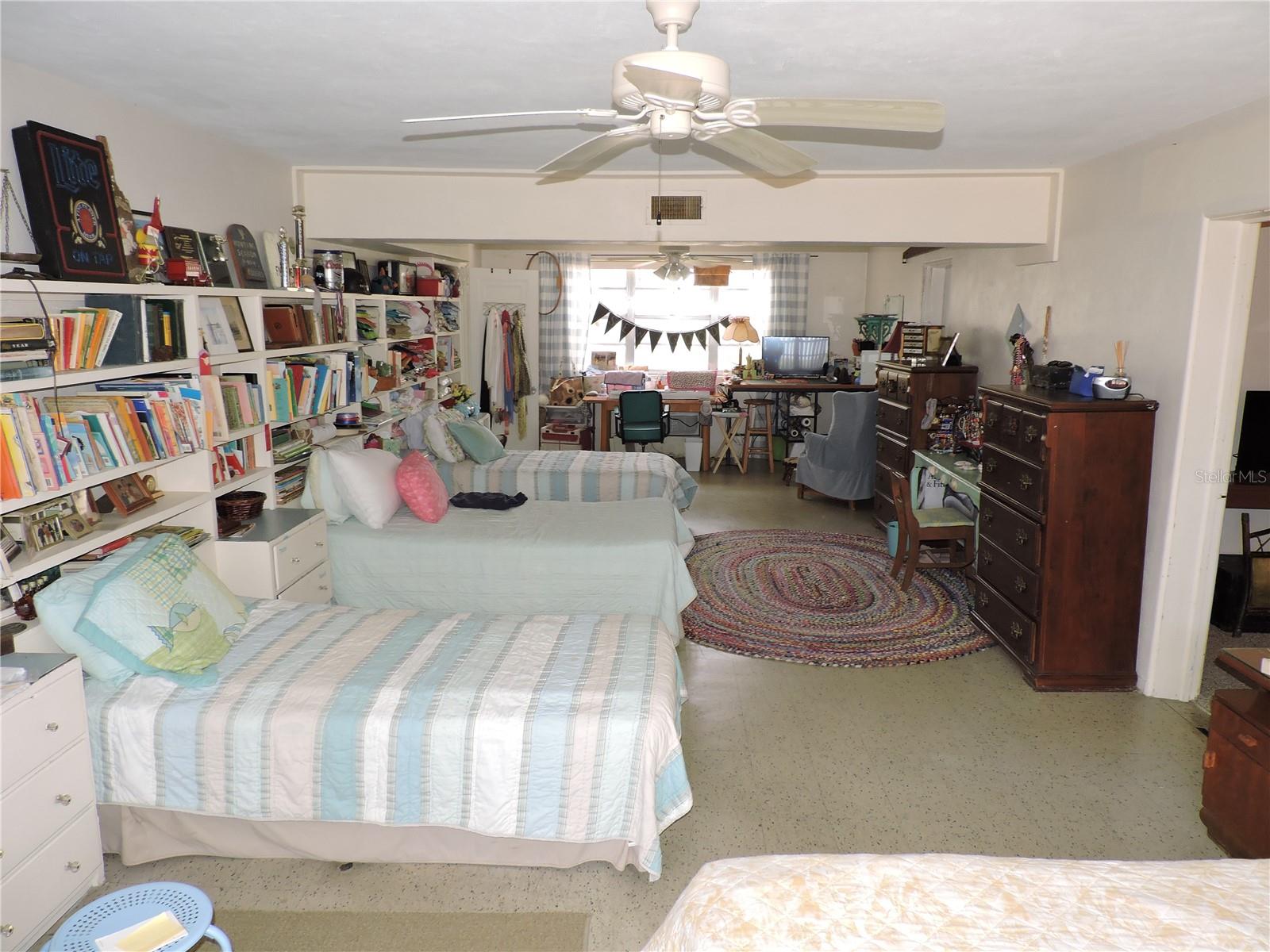 Listing photo id 30 for 7254 Wisteria Lane