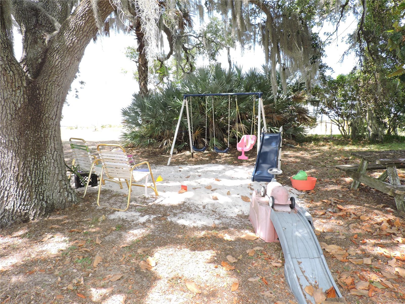 Listing photo id 46 for 7254 Wisteria Lane