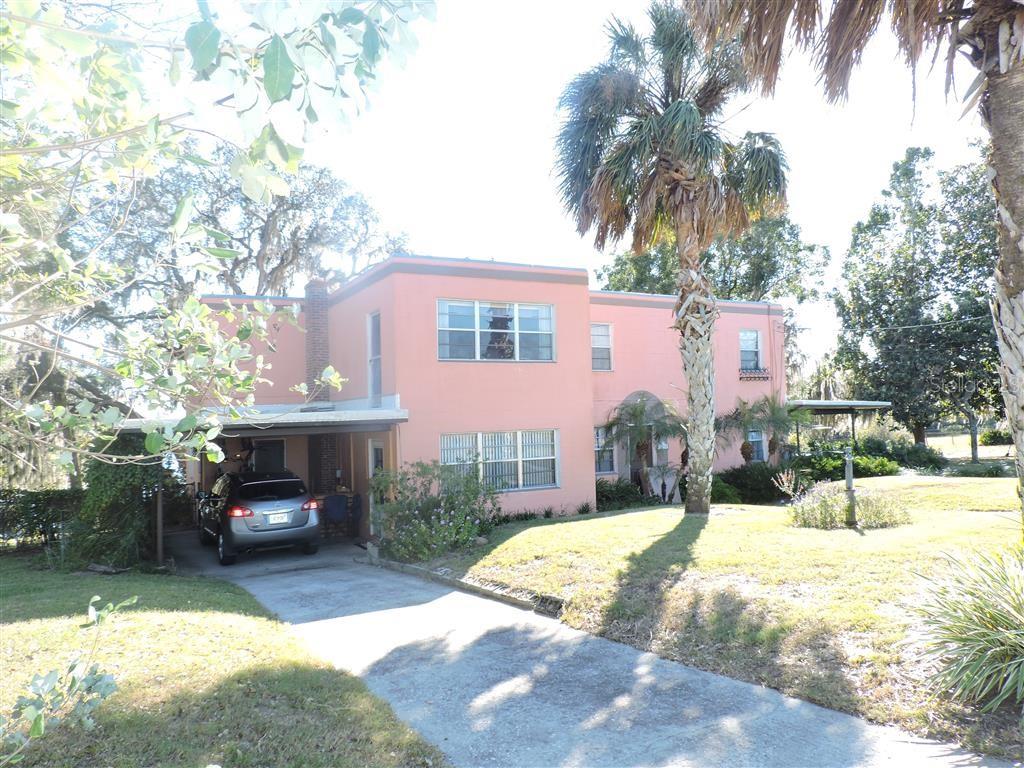 Listing photo id 3 for 7254 Wisteria Lane
