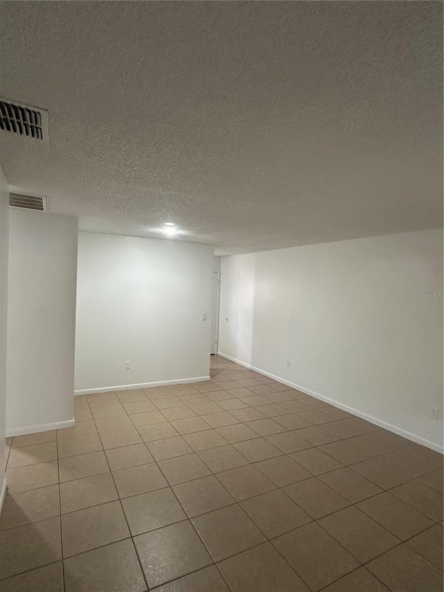 Image 2 of 8 For 2220 Leo Drive C