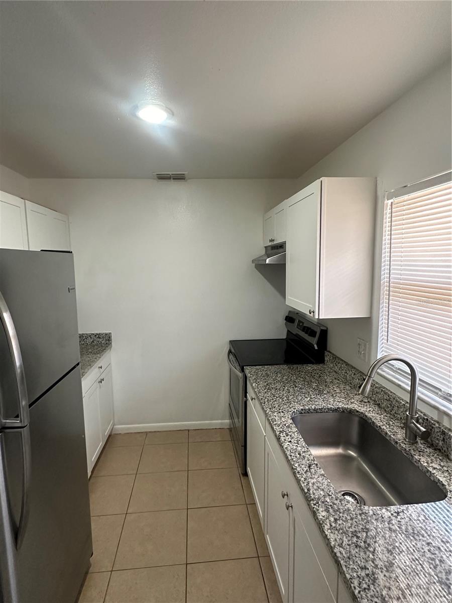 Image 3 of 8 For 2220 Leo Drive C