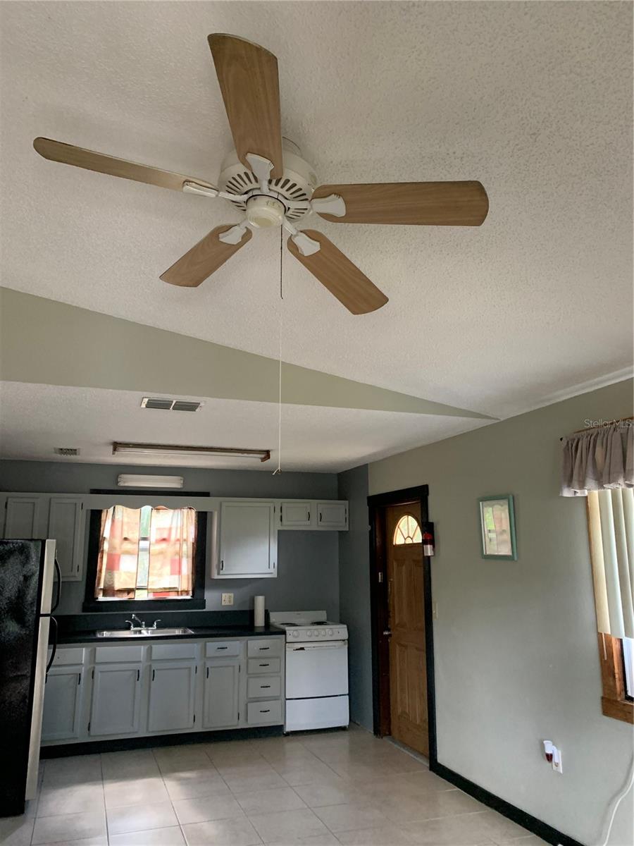 Image 4 of 13 For 224 Chesney Blvd