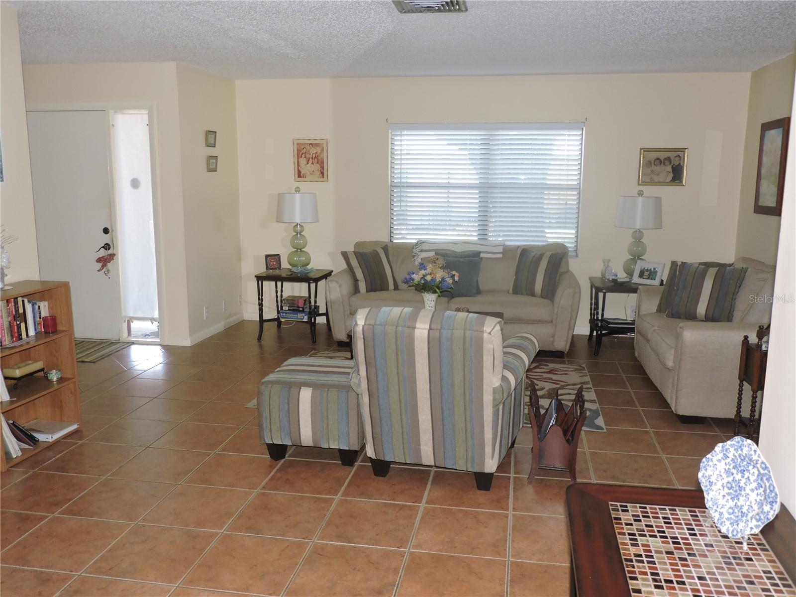 Image 6 of 46 For 1077 Medinah Way