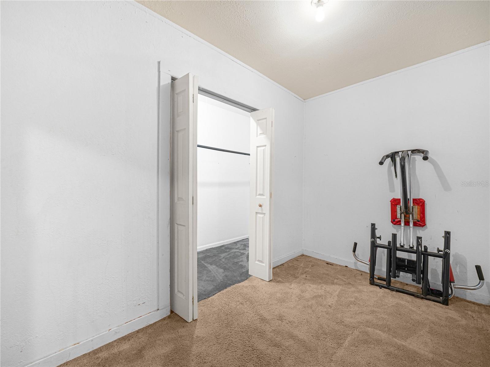 Image 16 of 43 For 715 Seminole Avenue