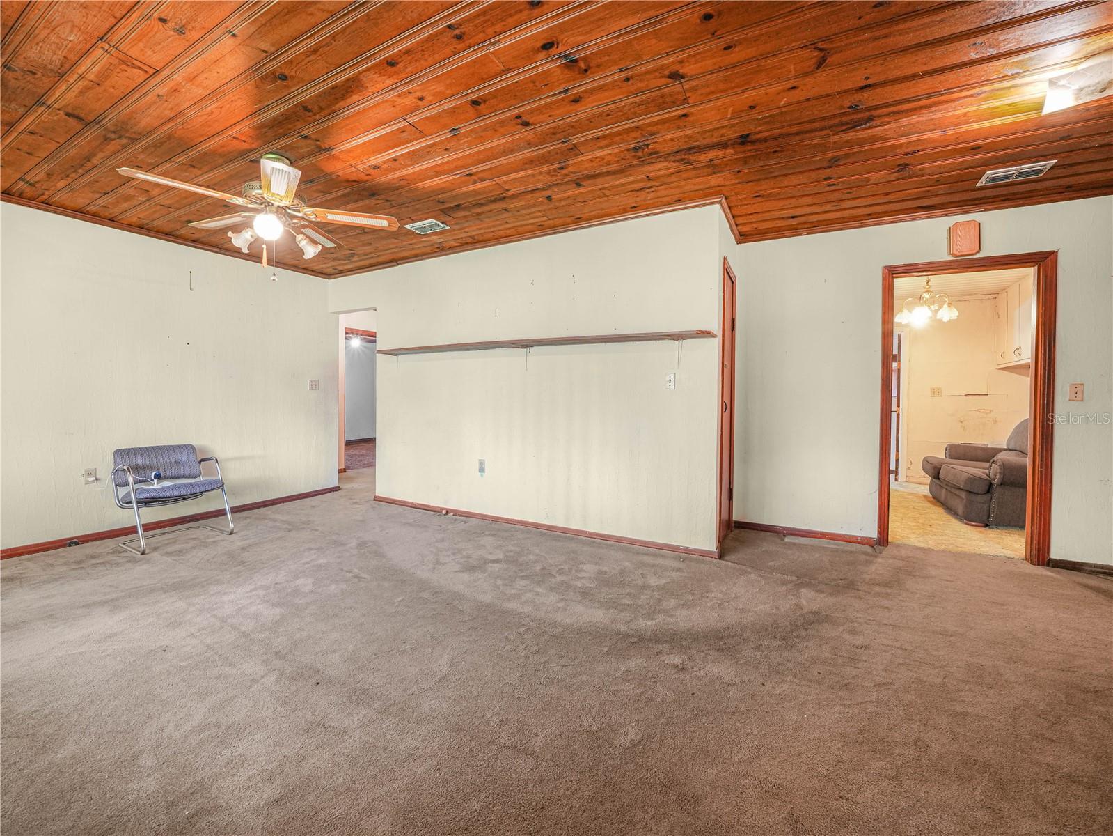 Image 18 of 43 For 715 Seminole Avenue