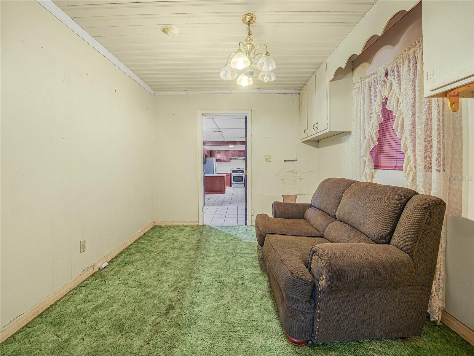 Image 22 of 43 For 715 Seminole Avenue