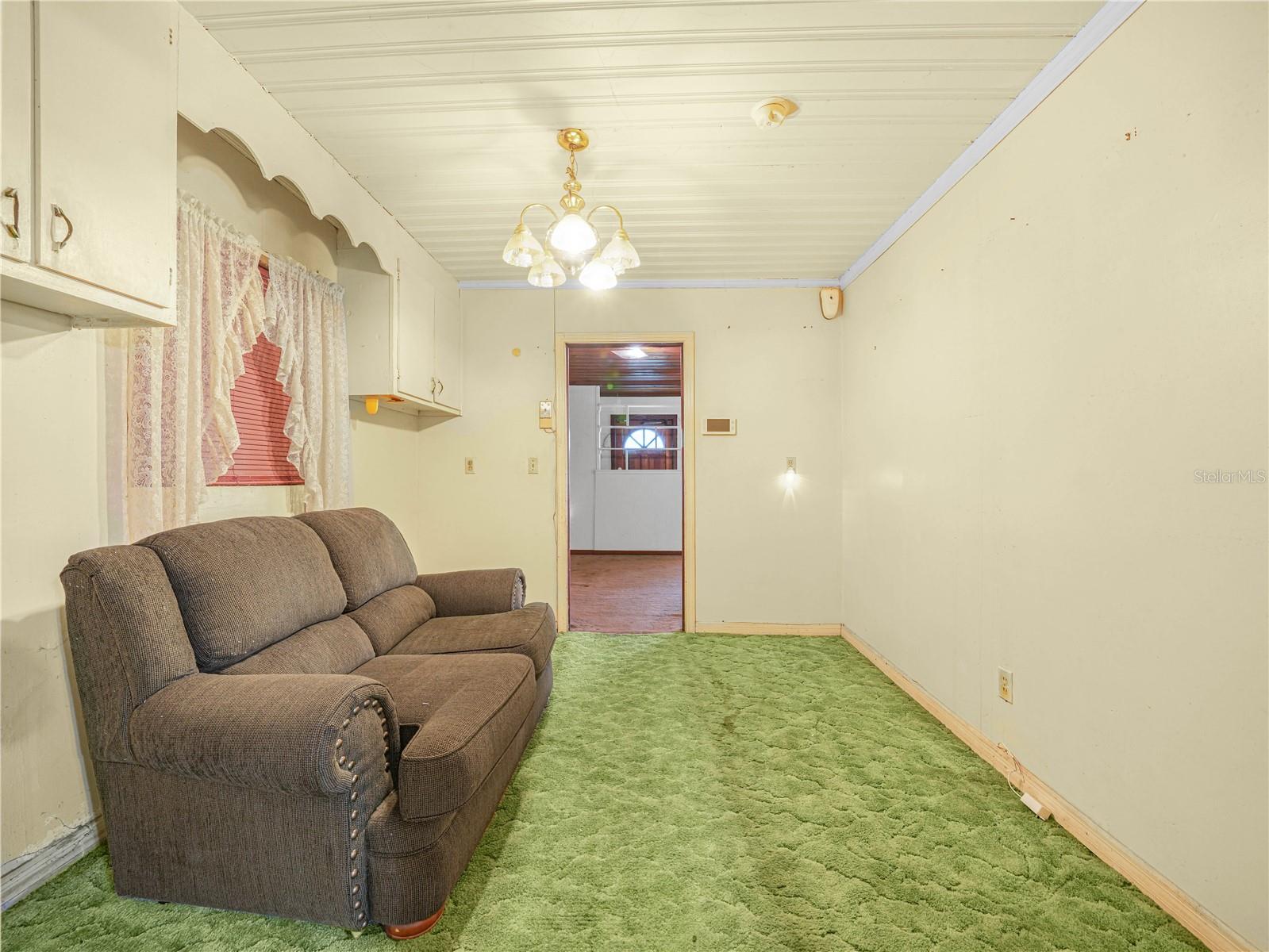 Image 23 of 43 For 715 Seminole Avenue