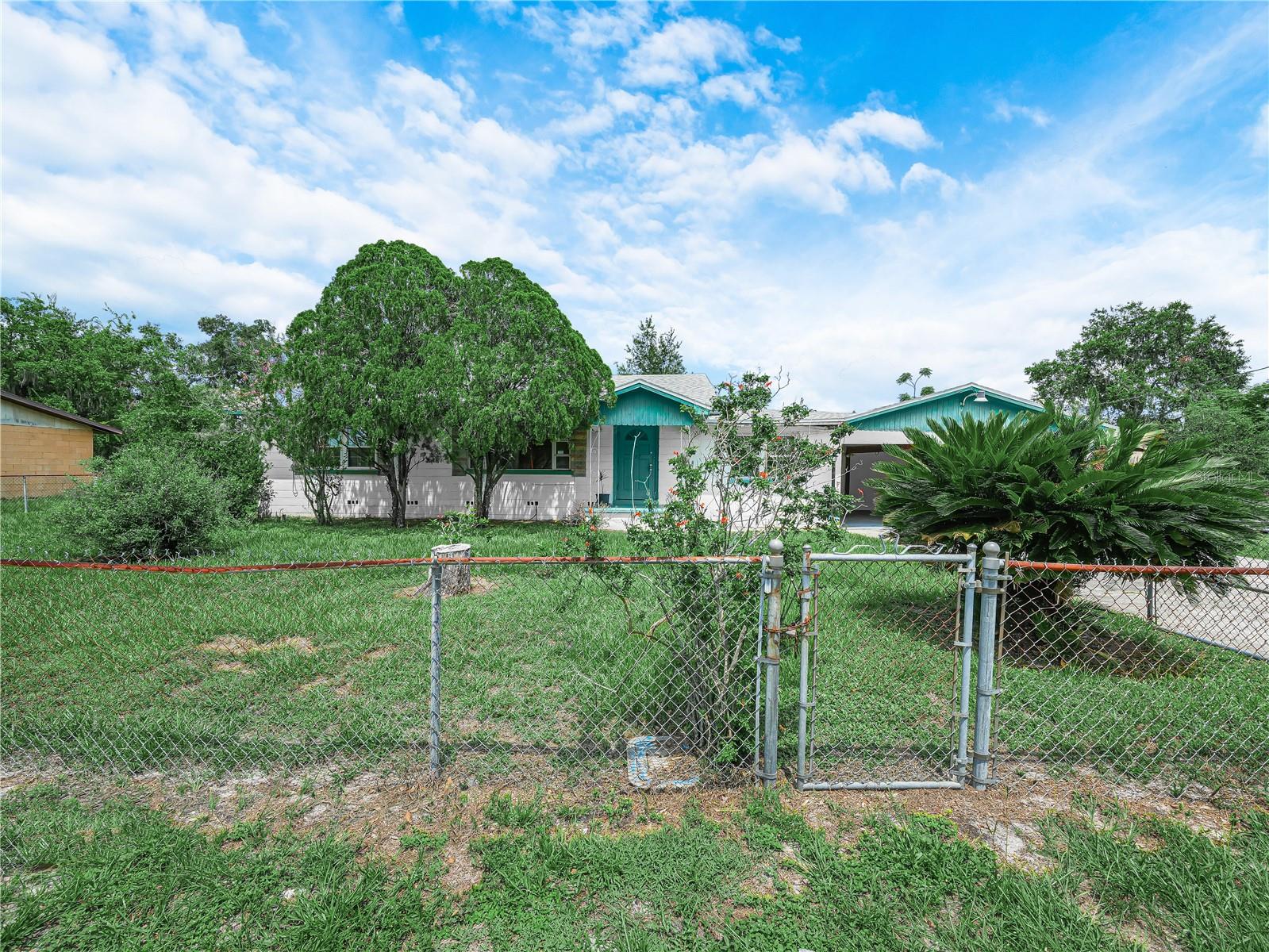 Image 3 of 43 For 715 Seminole Avenue