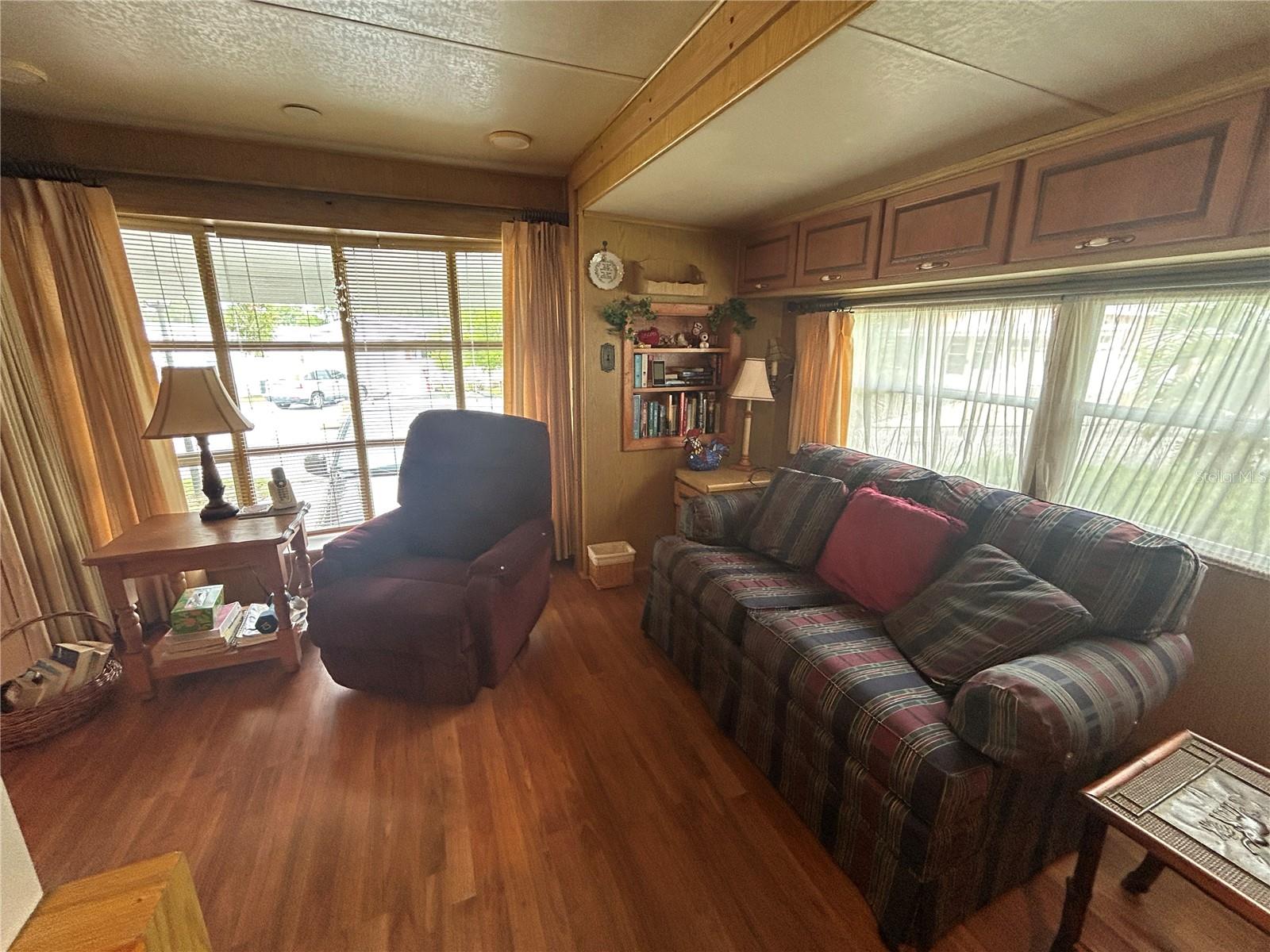 Image 6 of 29 For 2 Woodruff Way