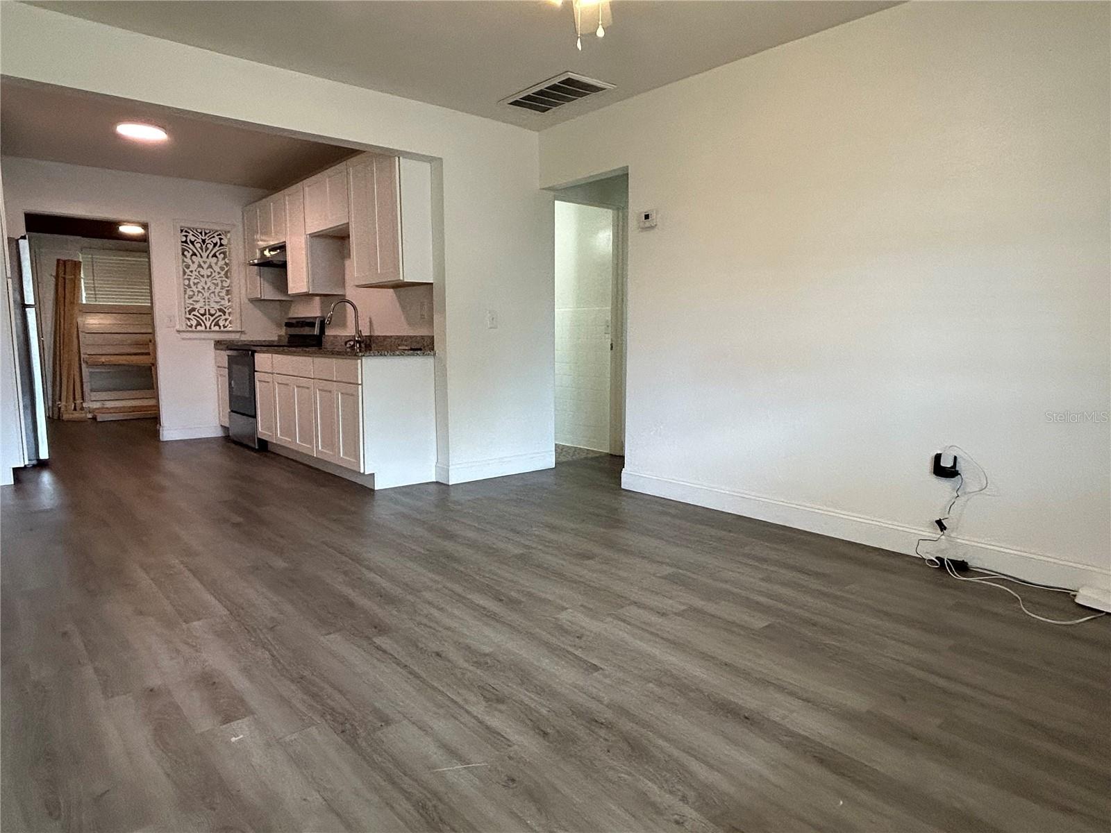 Image 2 of 6 For 645 7th Street Ne 647