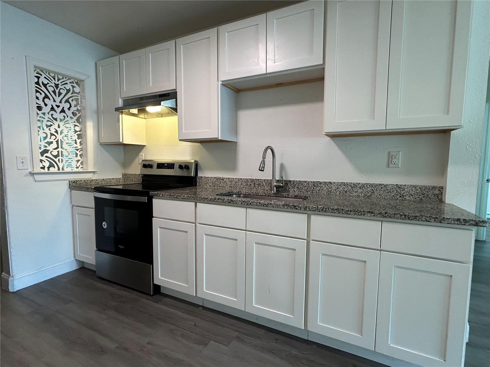 Image 3 of 6 For 645 7th Street Ne 647