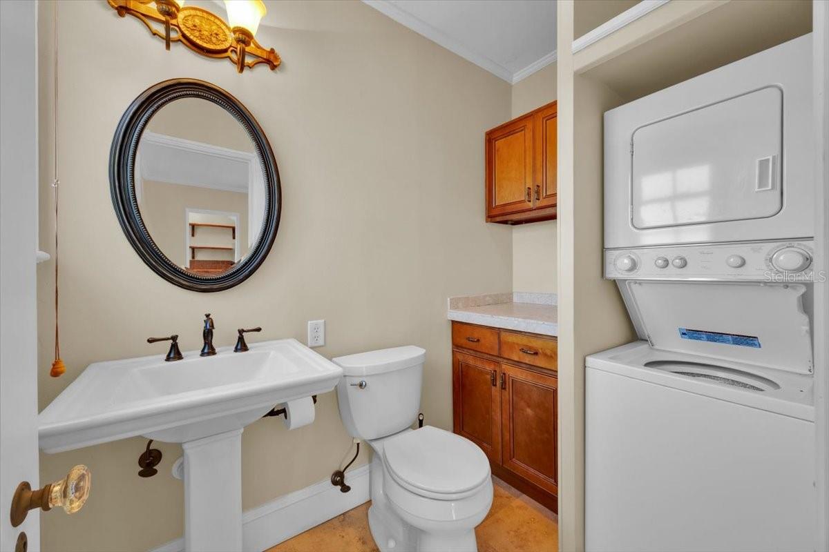 Image 10 of 17 For 1553 Highland Park Drive 2